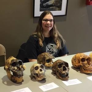 Meet your Posher, Laura